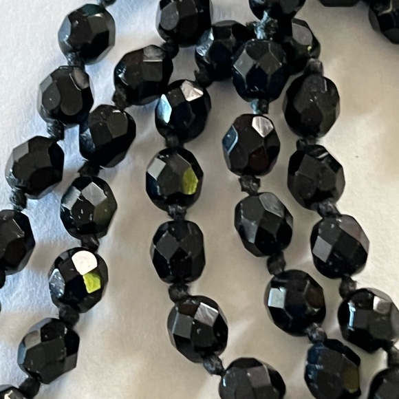 Vintage Chic Black Jet Bead Rope Necklace Bracelet 5 feet + Gift Bag - Picture 4 of 4